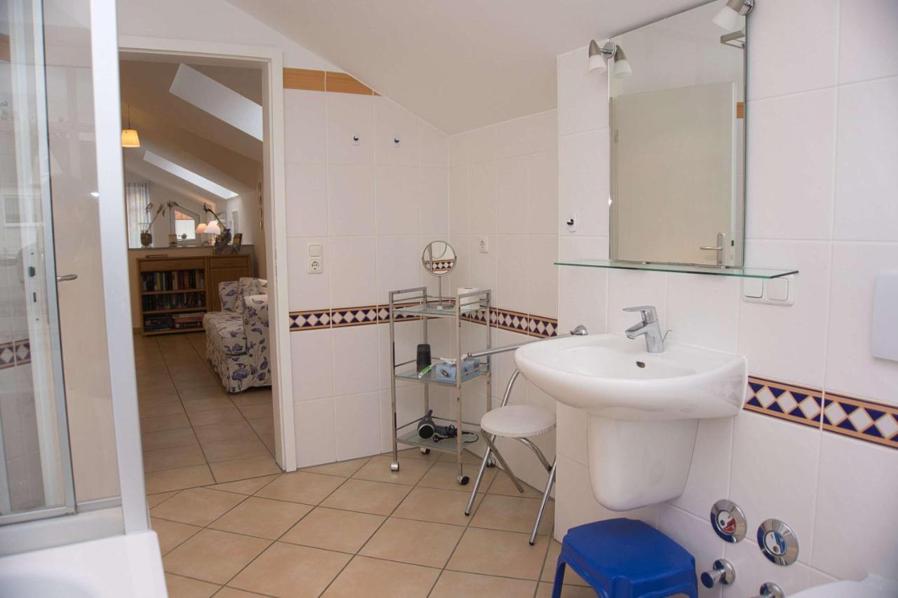 Dünenhaus Ferienwohnung mit Balkon und Meerblick Goehren  Exterior foto