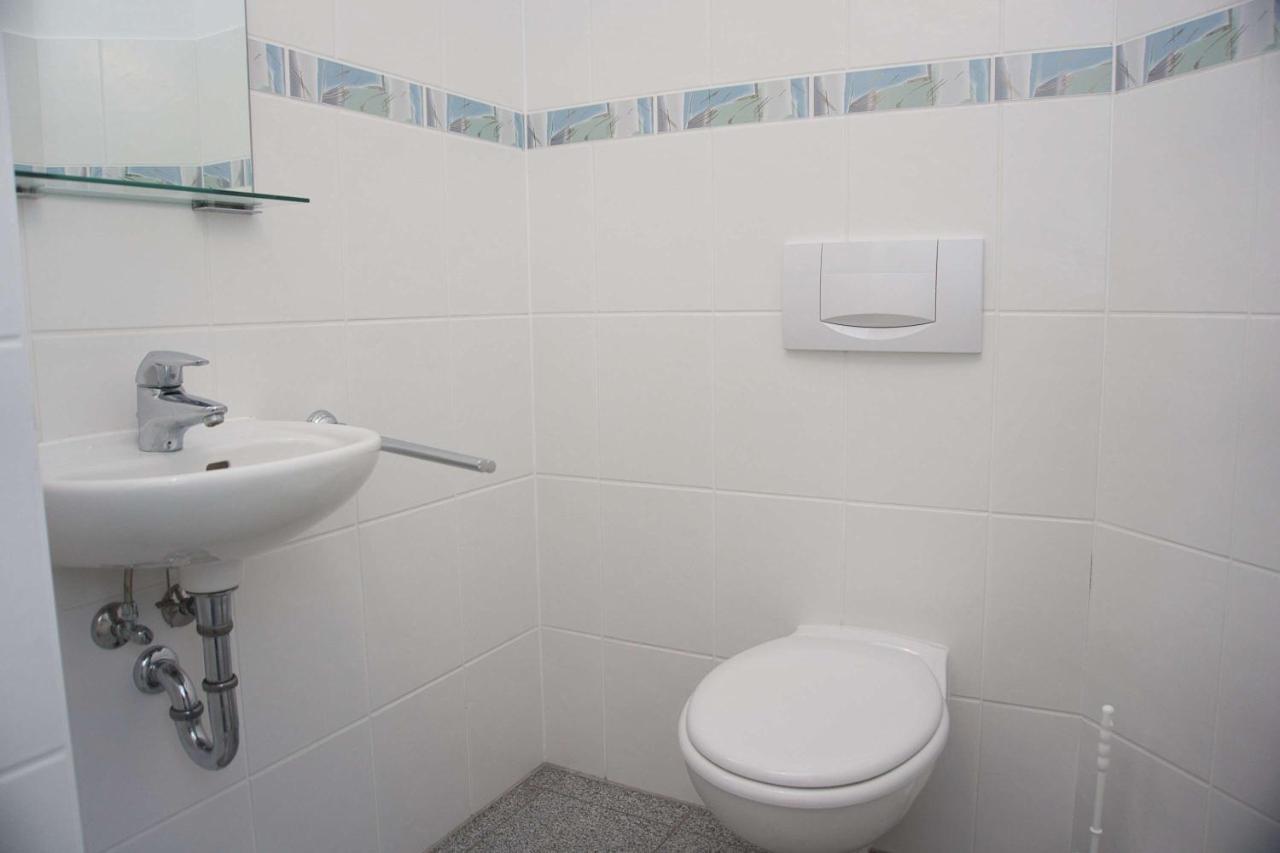 Dünenhaus Ferienwohnung mit Balkon und Meerblick Goehren  Exterior foto